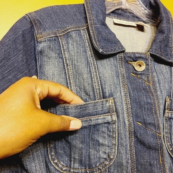 DKNY | Women's Vintage Full Zipper Dark Denim Cropped Jacket (Size Large) - Picture 4 of 15